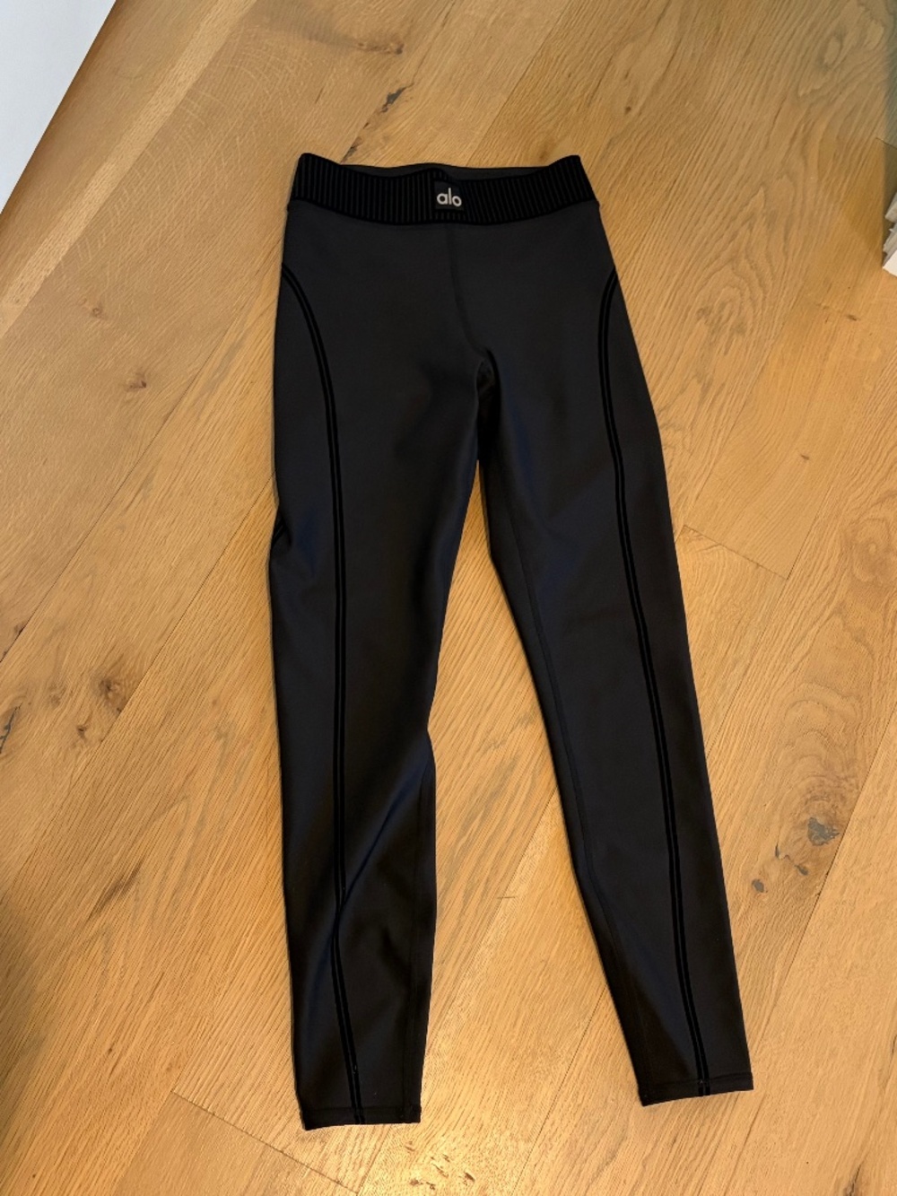 ALO YOGA AIRLIFT HIGH WAIST 7/8 LINE UP LEGGINGS WOMEN XS BLACK VELVET TRIM XXS
